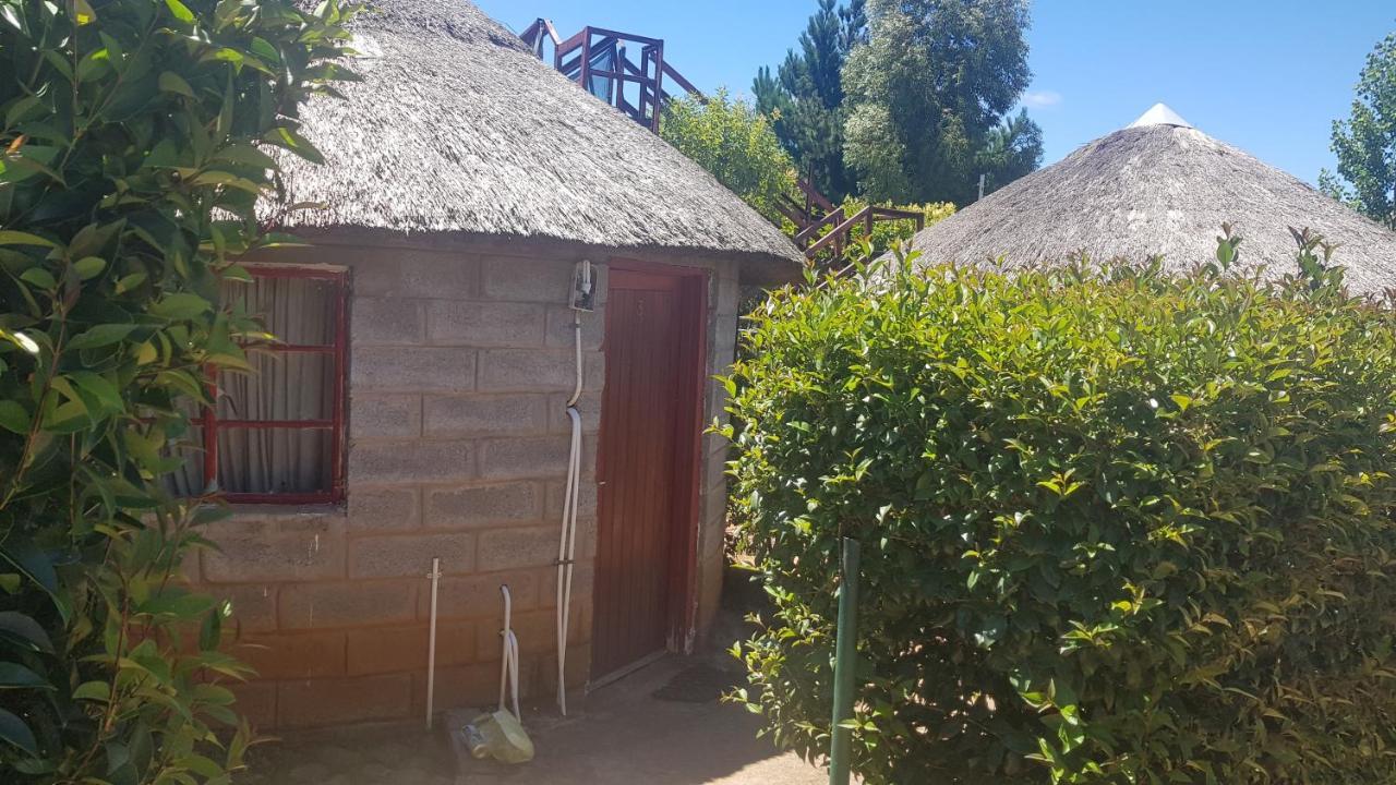 Chocks Guest House Lejone Bagian luar foto
