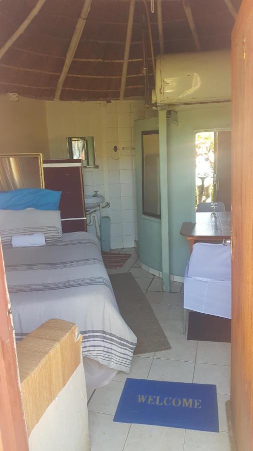 Chocks Guest House Lejone Bagian luar foto