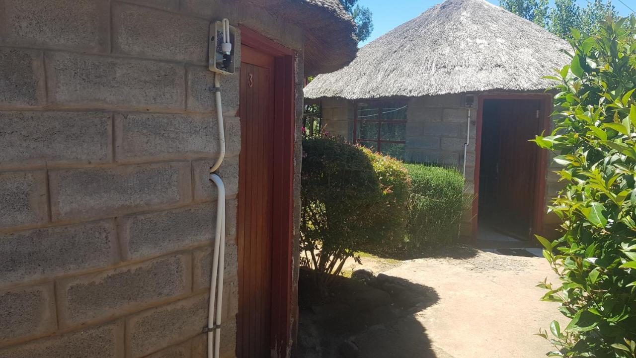 Chocks Guest House Lejone Bagian luar foto
