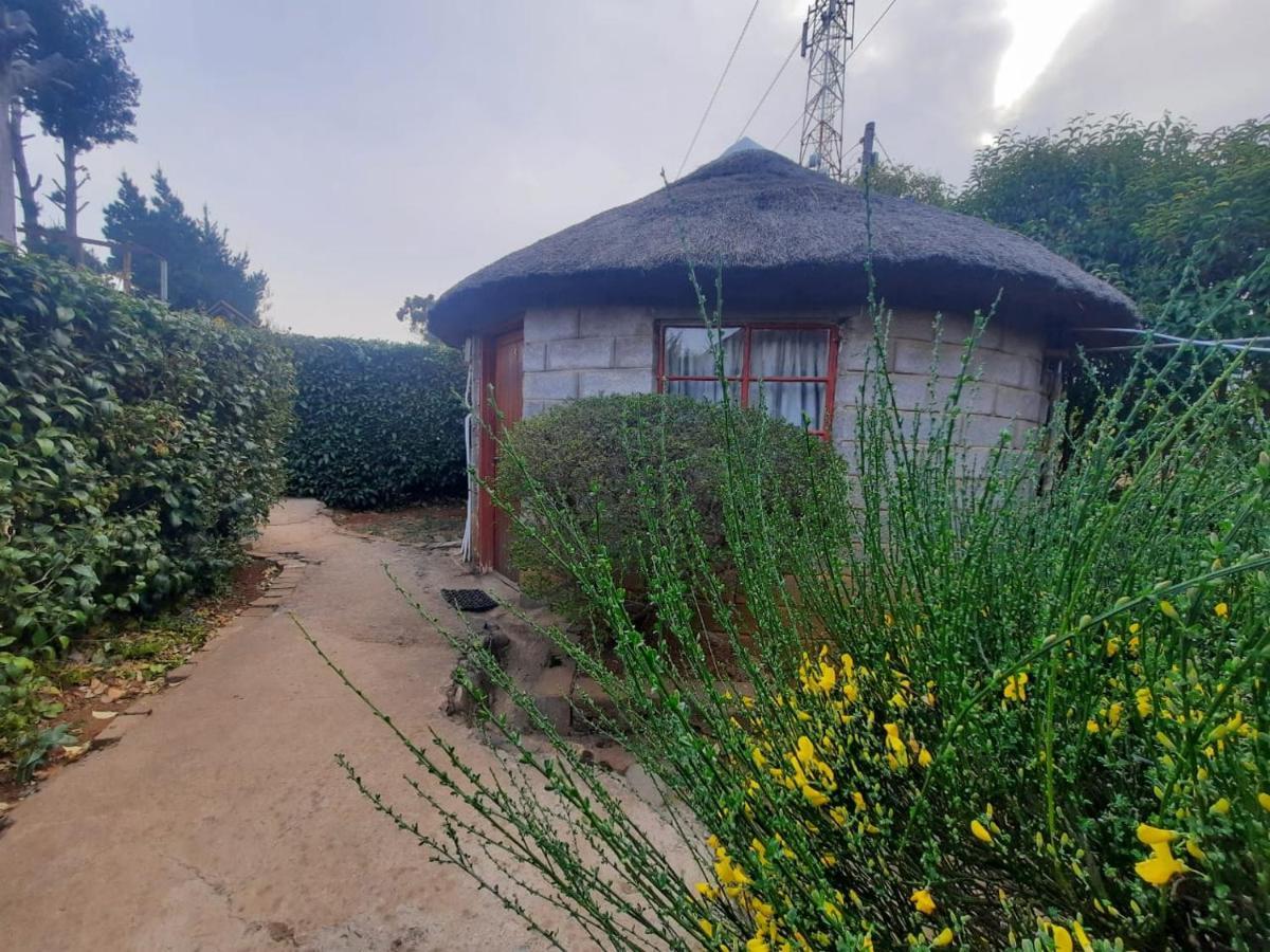 Chocks Guest House Lejone Bagian luar foto