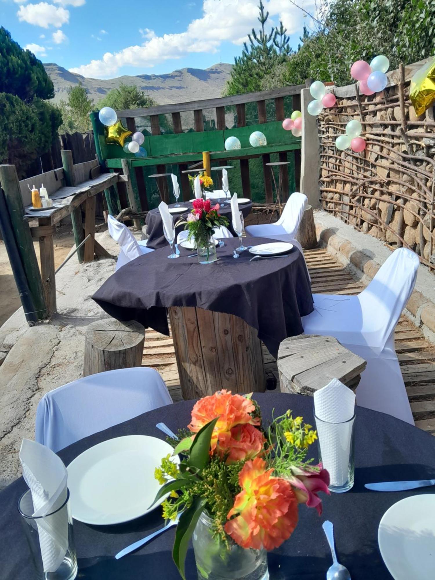 Chocks Guest House Lejone Bagian luar foto